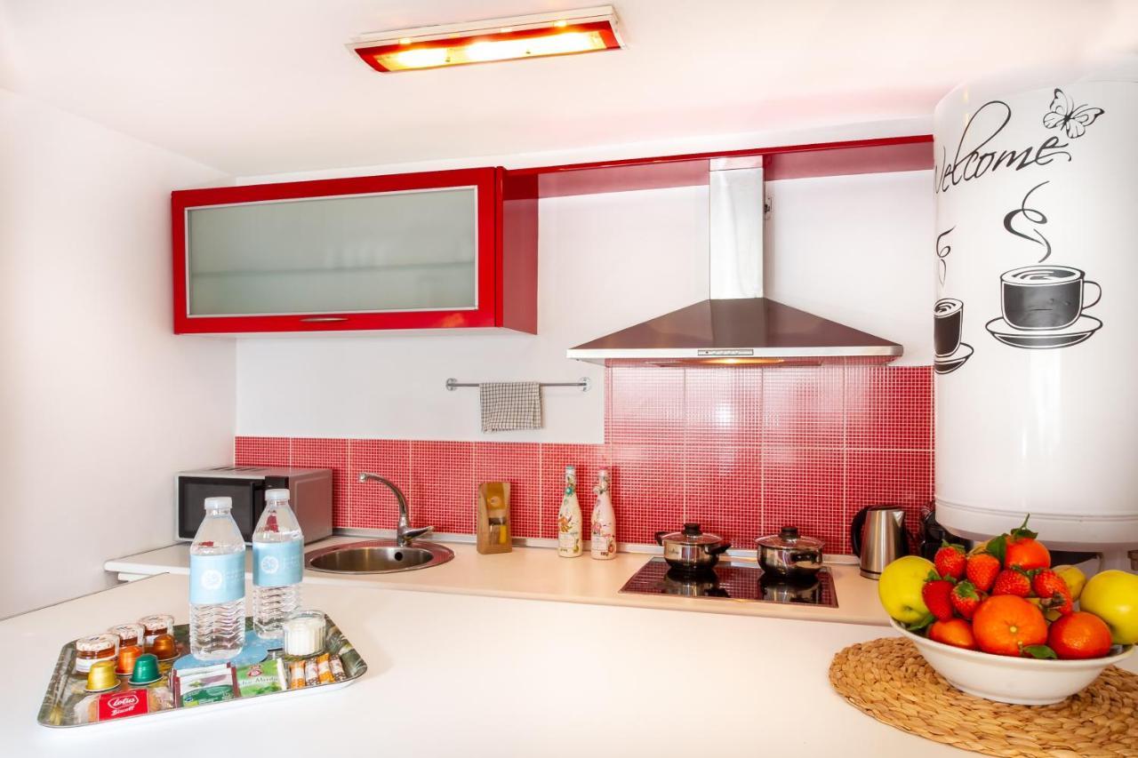 Marbella Banus Suites - Marbella Beach Front Suite Apartment Екстер'єр фото