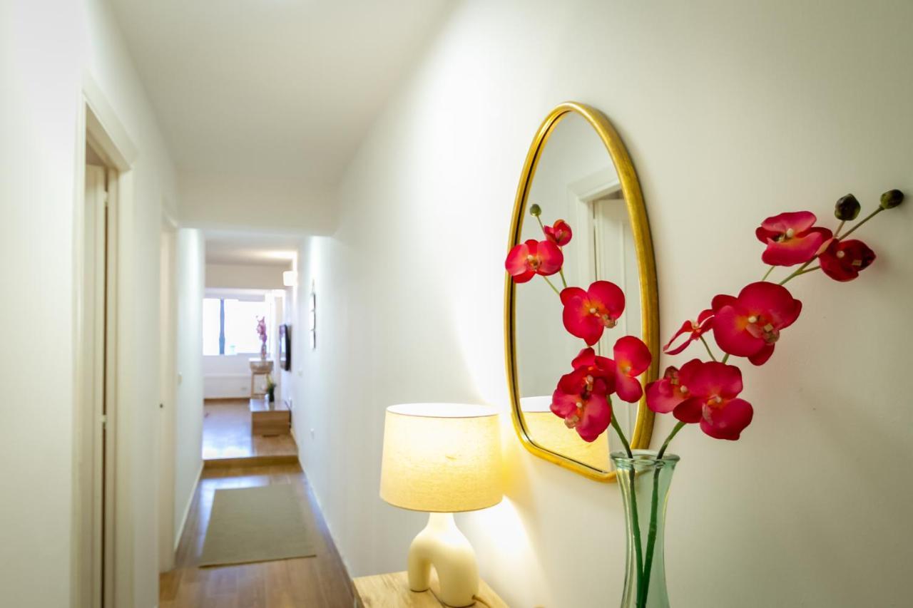 Marbella Banus Suites - Marbella Beach Front Suite Apartment Екстер'єр фото